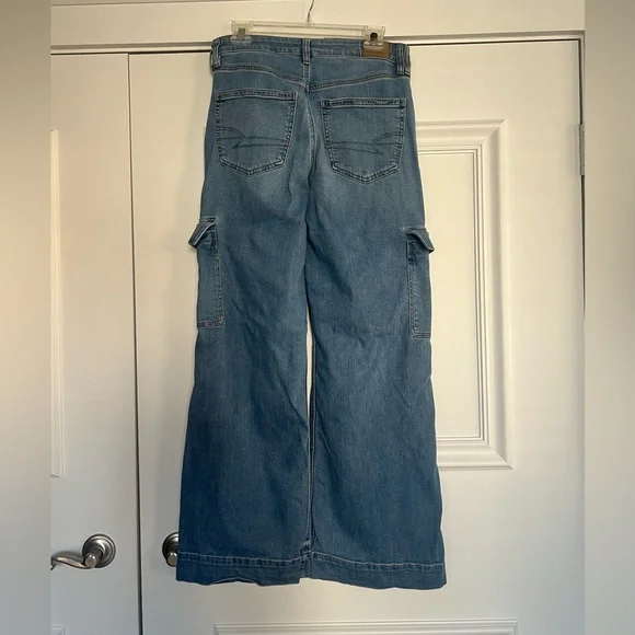 Like new AE Dreamy Drape High-Waisted Cargo Baggy Wide-Leg Jean. Size 6 regular - Picture 3 of 7